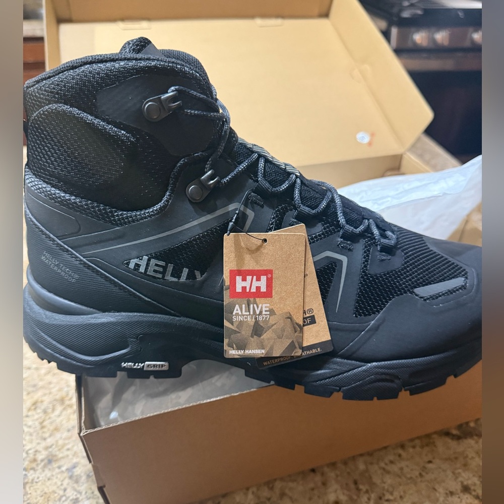 Helly Hansen Men's Black cascade Mid HT hiker